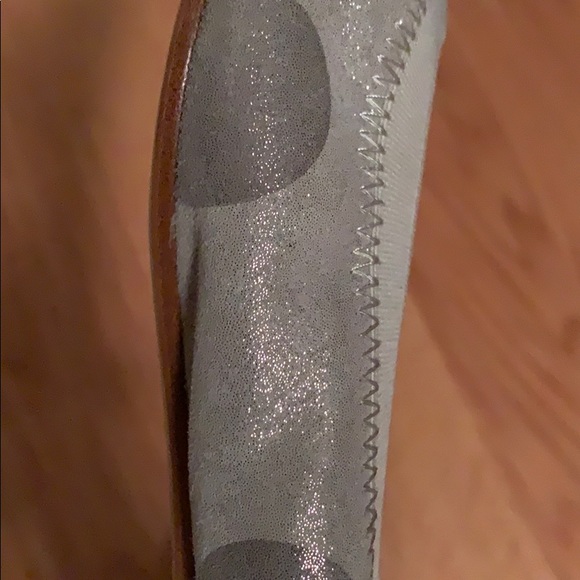 Grey/silver polka dot shimmery heels - Picture 5 of 6